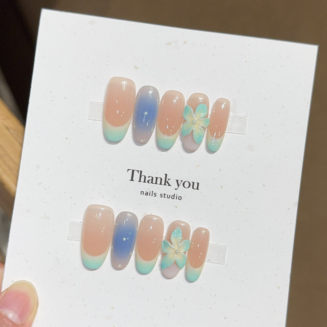Künstliche Nagelspitzen Im Floralen Design Karnz