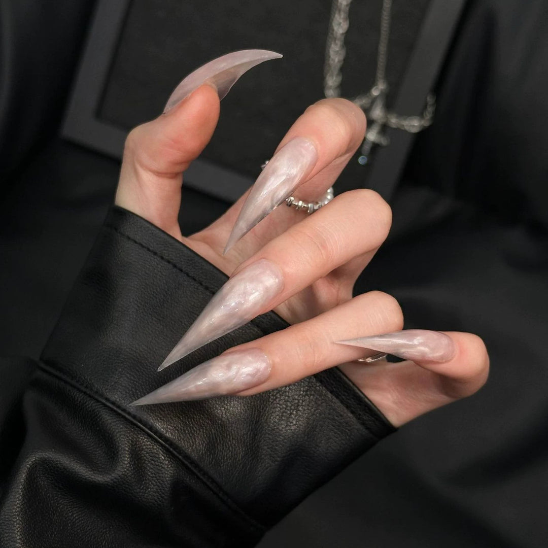 Glamouröses Stiletto Press-On Nageldesign