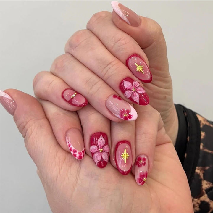 Künstliche Nagelkunst mit Blumendesign Karnz