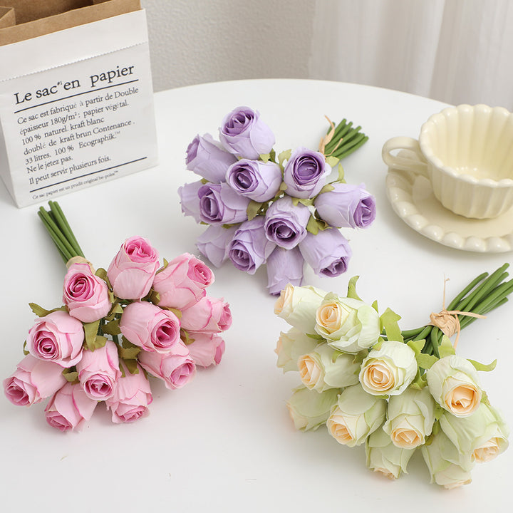 Künstlicher Rosenstrauß mit feinen Details Karnz