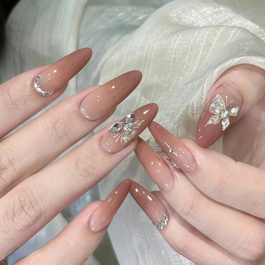 Elegante Stiletto Press-On Nägel mit verzierten Designs Karnz