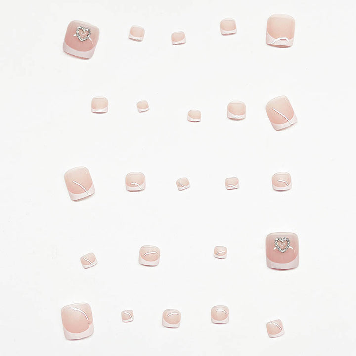 Kunstnagelset mit verspieltem Herzdesign Karnz