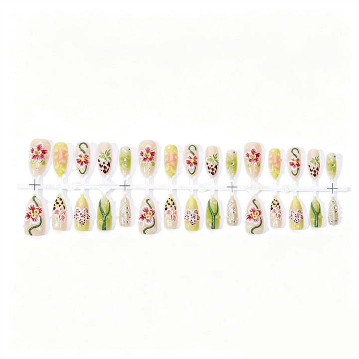Dekoratives Floral 3D Nagelkunst Set Karnz