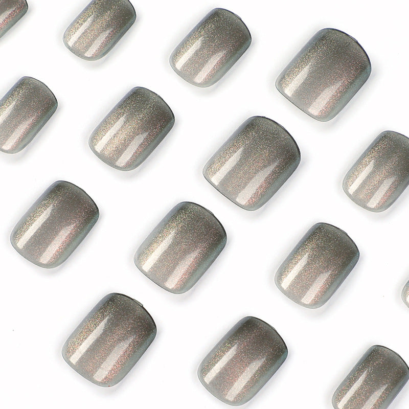 Kunstvolle Gel-Nägel mit Glitzer-Gradienten Karnz