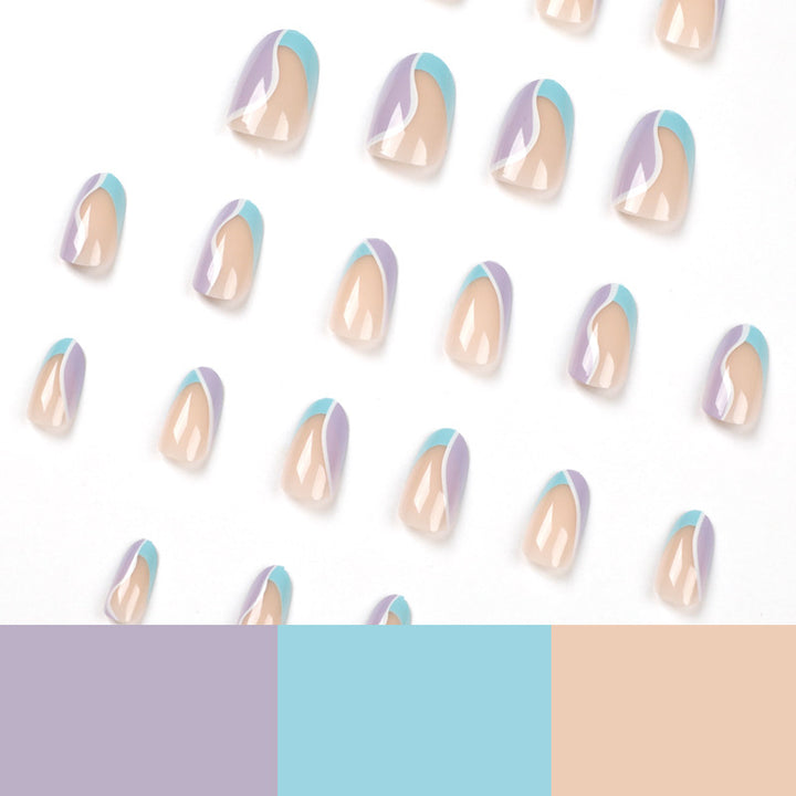Kunstvolle Nagelkunst mit elegantem Design Karnz