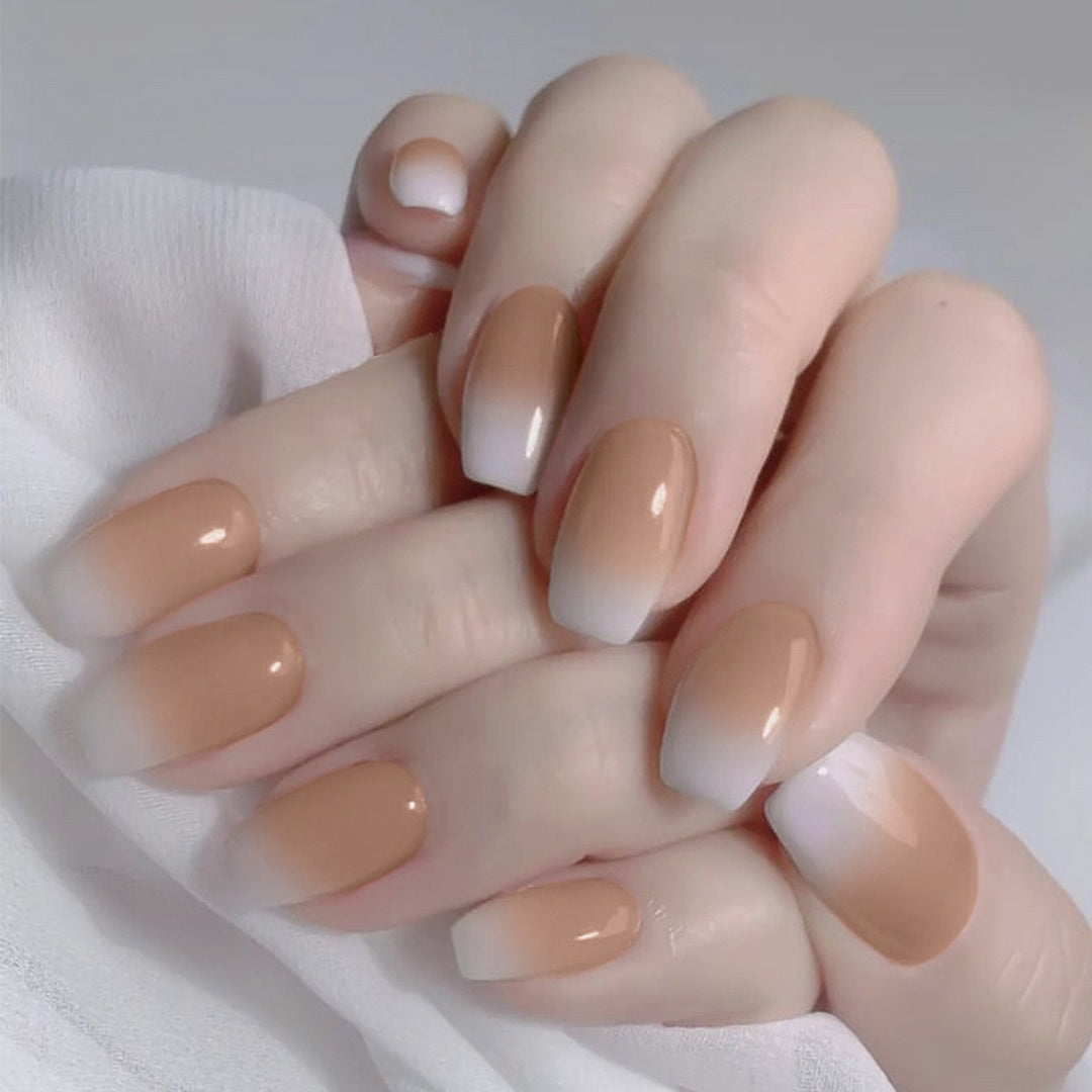Natürliche Glossy Press-On Nail Tips Karnz