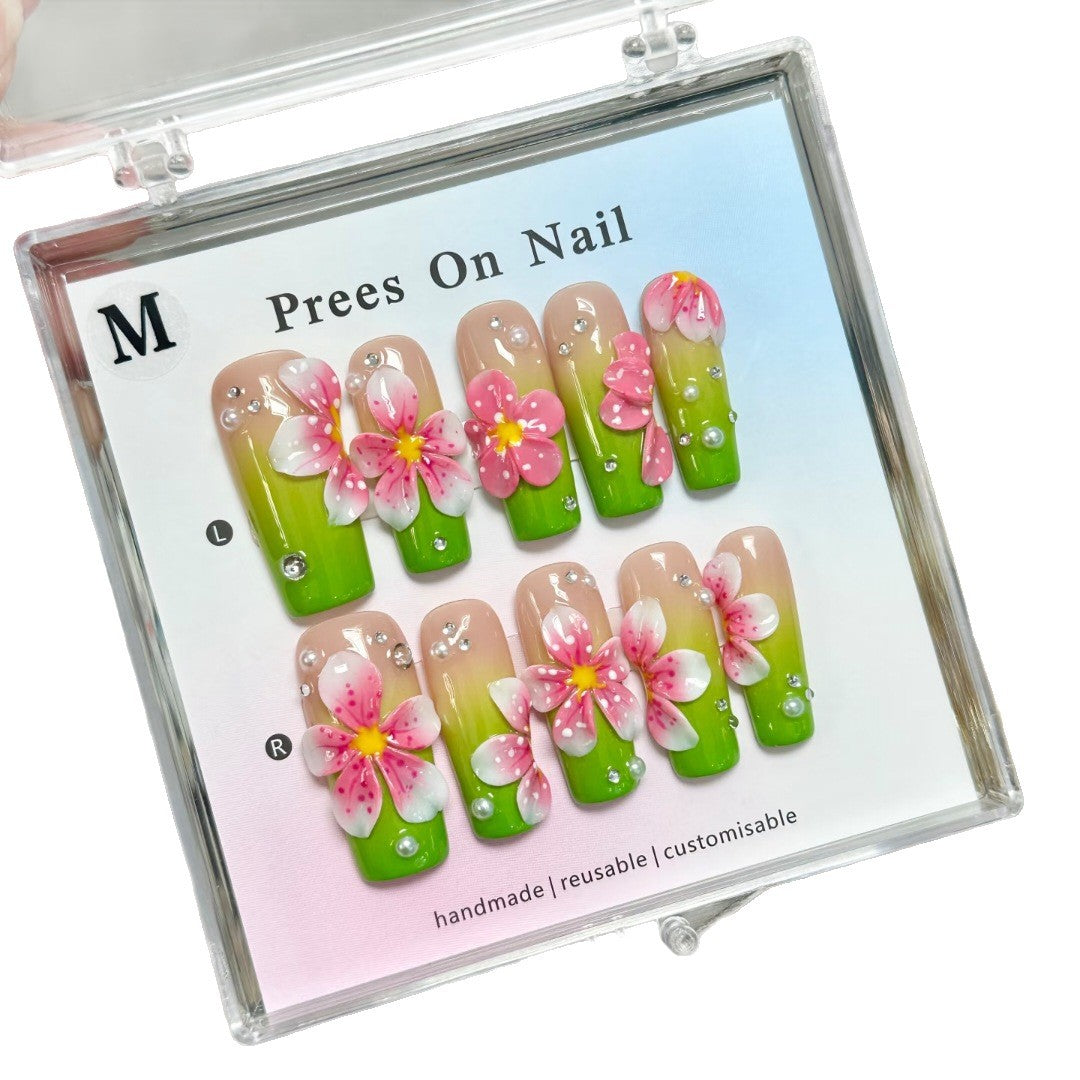 Handgemachtes Press-On Nagelkunst-Set mit Blumenmotiven