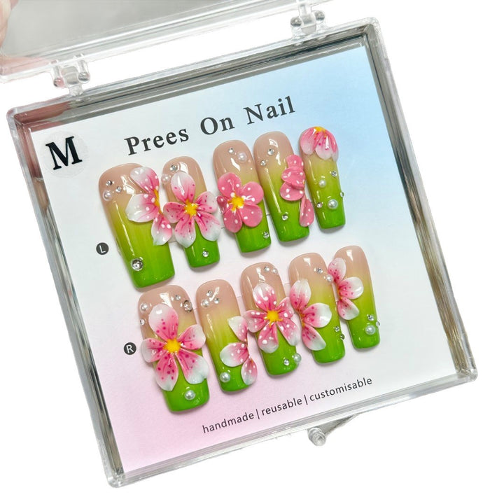 Handgemachtes Press-On Nagelkunst-Set mit Blumenmotiven