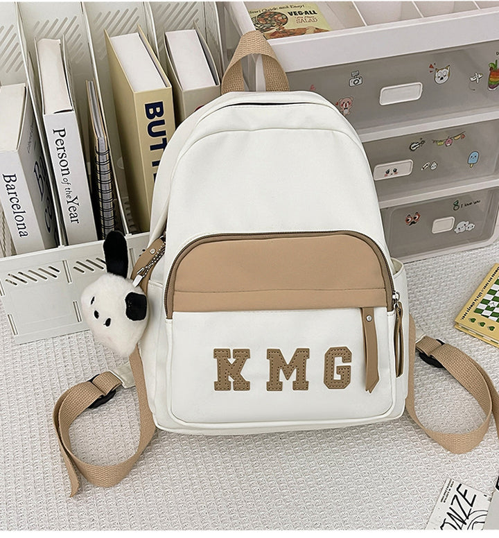 Lässiger Rucksack mit Buchstabenverzierung