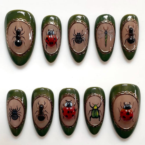 Künstlerische Insekten-verzierte Press-On Nagelkunst Karnz