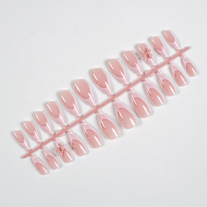 Detailliertes Nagelkunst Press-On-Kit