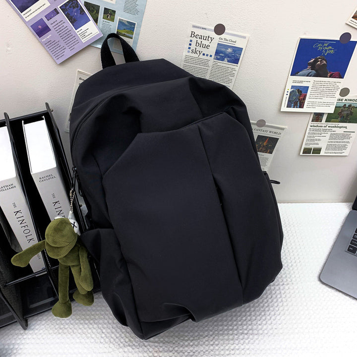 Stylischer Mehrfachfächer-Rucksack