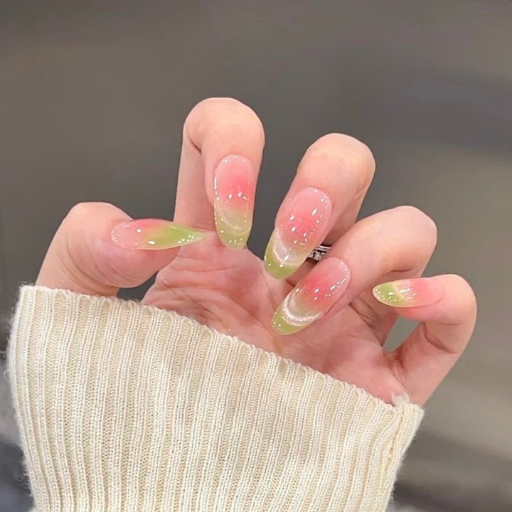 Dekorative Nagelkunst Karnz