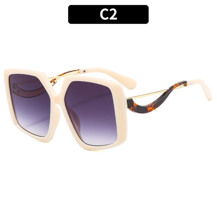Oversized quadratische Sonnenbrille mit goldenen Akzenten