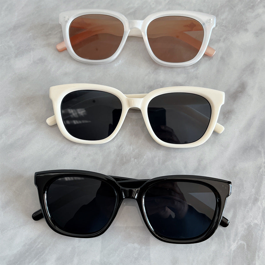 Damen modische quadratische Sonnenbrille mit UV-Schutzfilter und robustem Rahmen Karnz