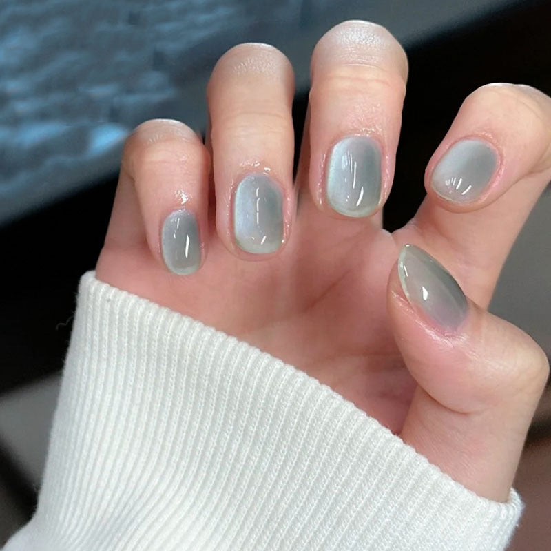 Elegantes Press-On-Nagelset mit einzigartigem Kunstdesign