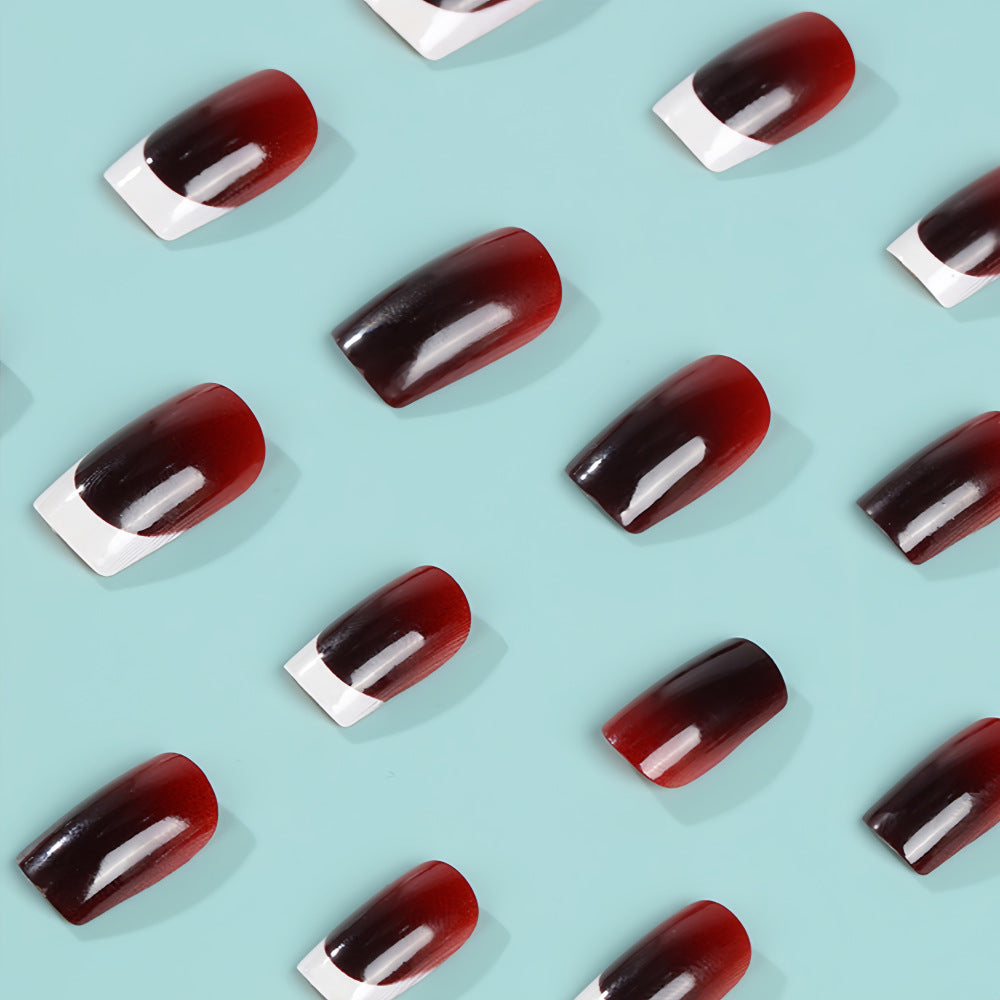 Elegante French Tip Kunstnägel Karnz