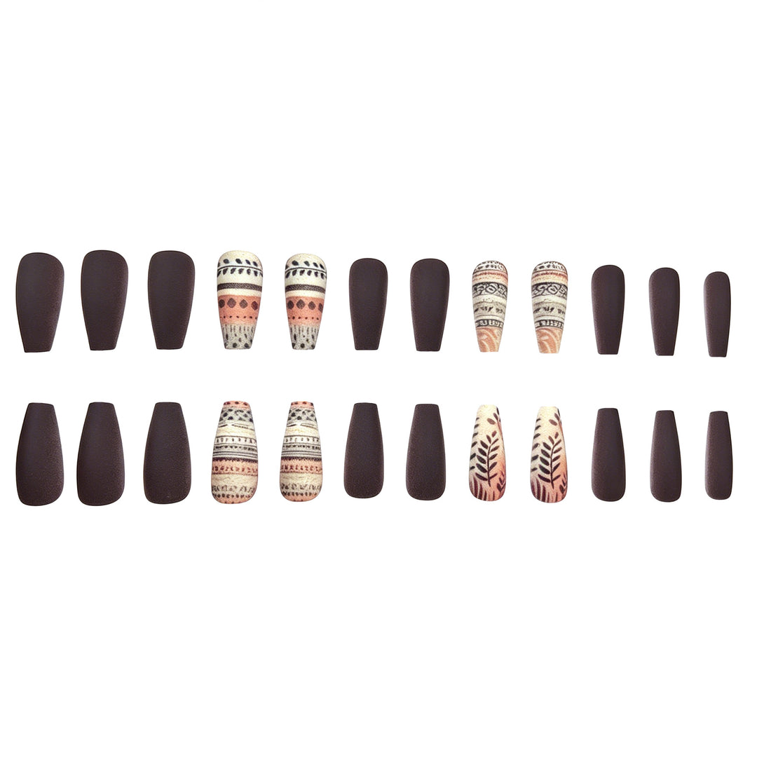 Künstlerisches saisonales Nageldesign Karnz