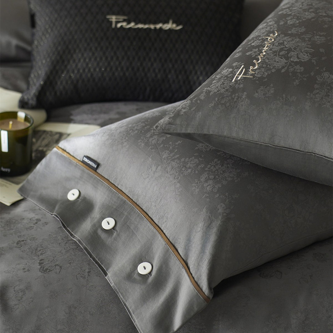 Satin-Jacquard Blumen Bettbezug Set mit Knopfverschluss & Goldverzierung