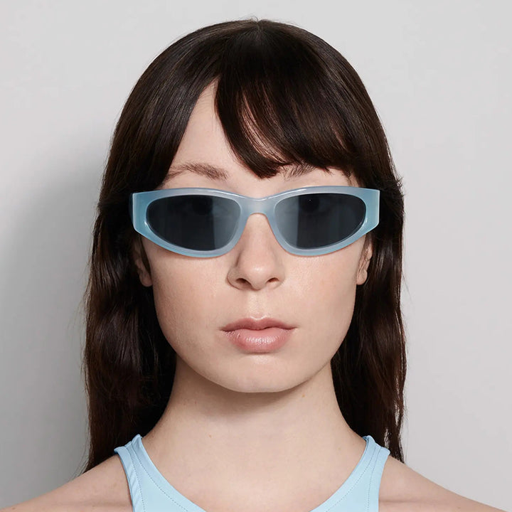 Damen modische Sonnenbrille im futuristischen Stil Karnz