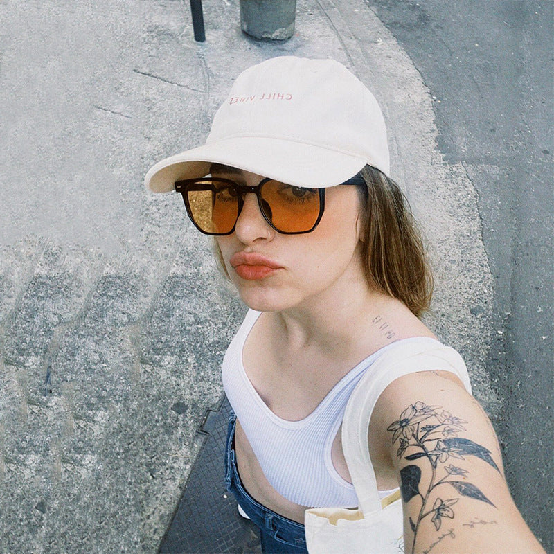 Damen modische transparente Sonnenbrille im eleganten Hexagon-Design Karnz