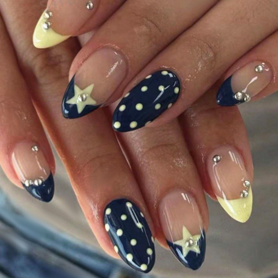 Kreatives Polka Dots Press-On Nails Set Karnz