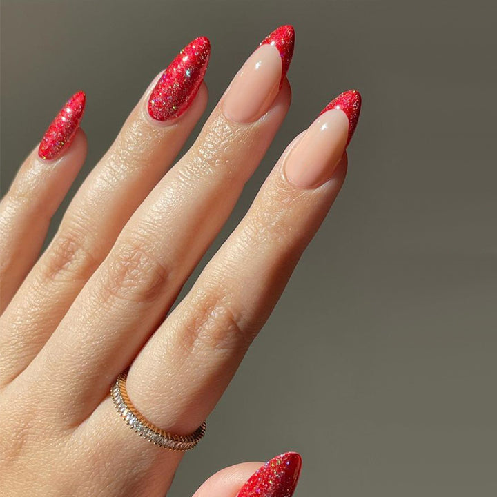 Glitzernde Stiletto Press-On Nagelspitzen Karnz
