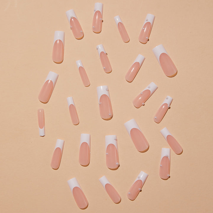 Kunstnagelset mit eleganten 3D-Perlenverzierungen Karnz