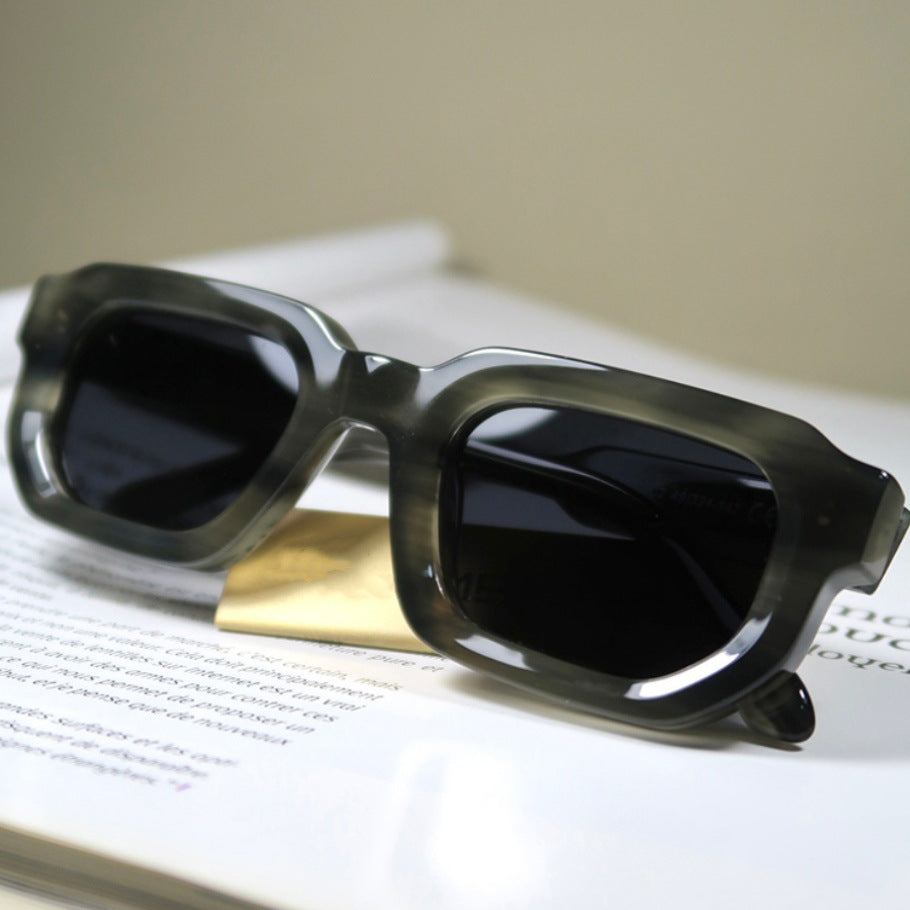 Damen Sonnenbrille im modernen geometrischen Design von Karnz
