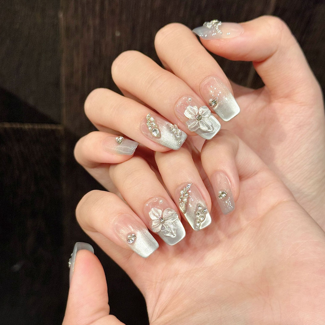 Luxuriöses Blüten Press-On Nail Set