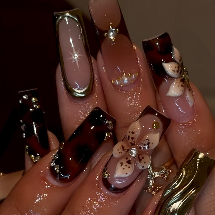 Ornate Press-On Nail Art Extensions Karnz