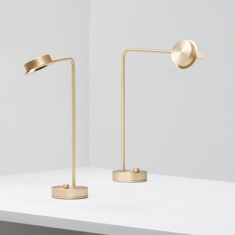Moderne Steh-Schreibtischlampe mit Touch-Steuerung