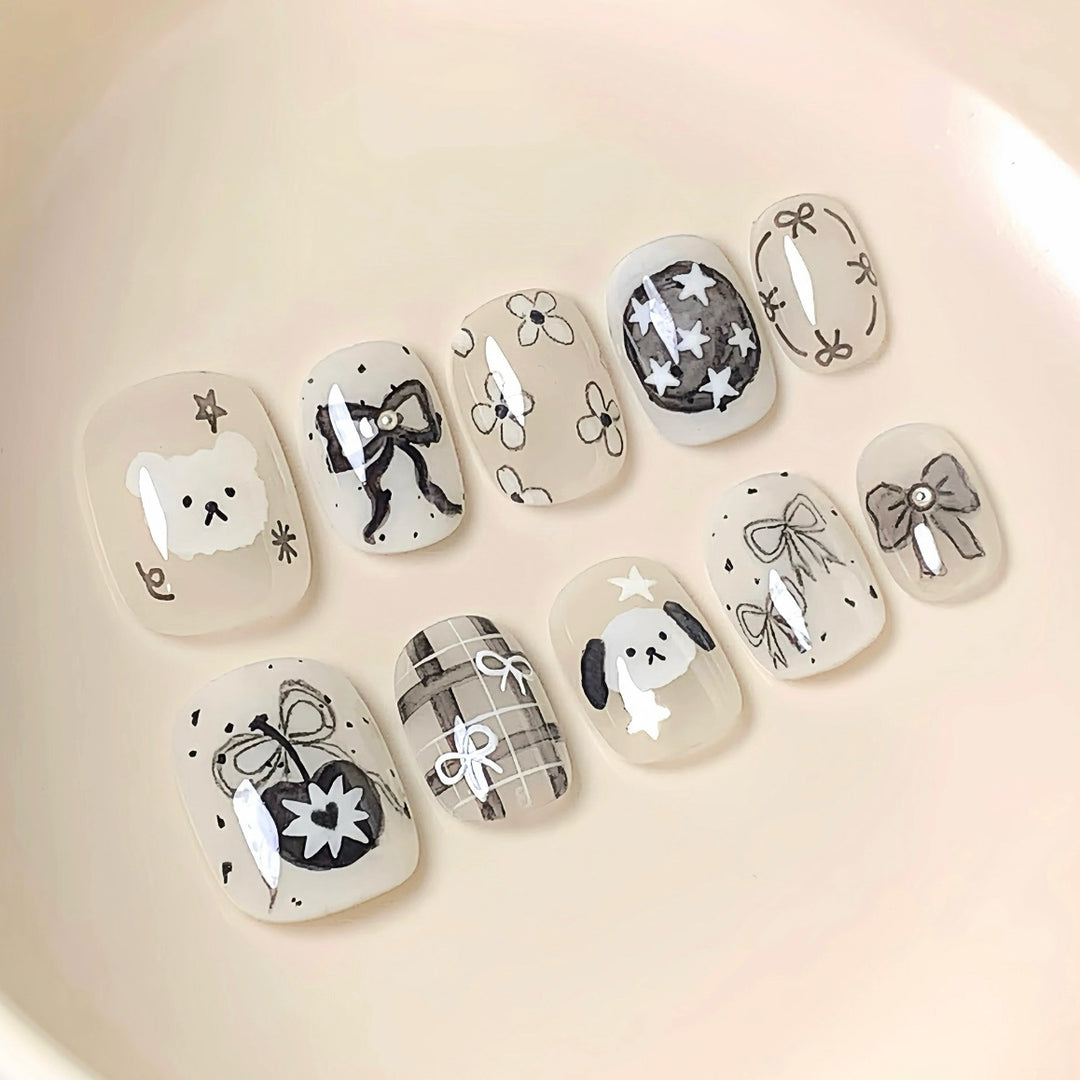 Niedliches Charakter-Design Press-On Nagelkunst Set