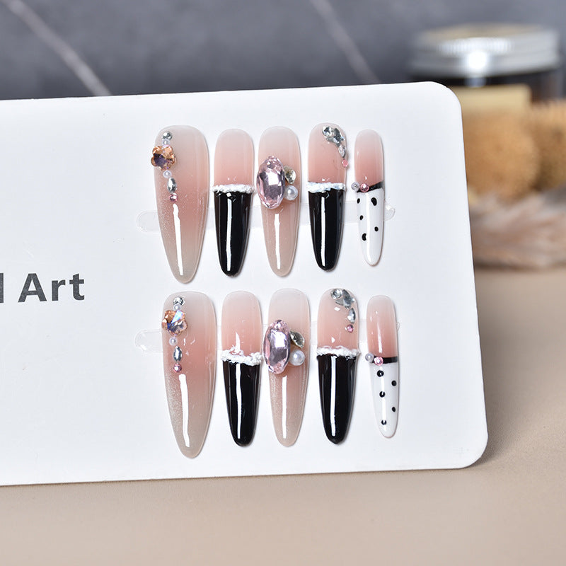 Stylische Spitze Press-On Nagelkunst Karnz