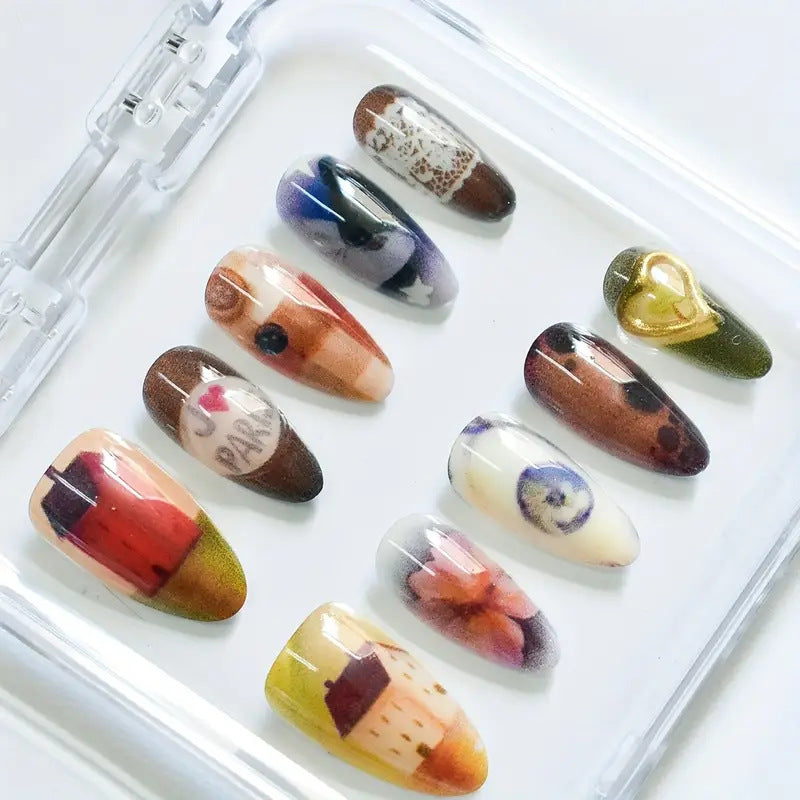 Künstlerisches Nageldesign Karnz