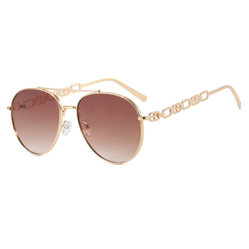 Damen auffällige Sonnenbrille mit luxuriösem Kettendetail und polarisierten Gläsern Karnz