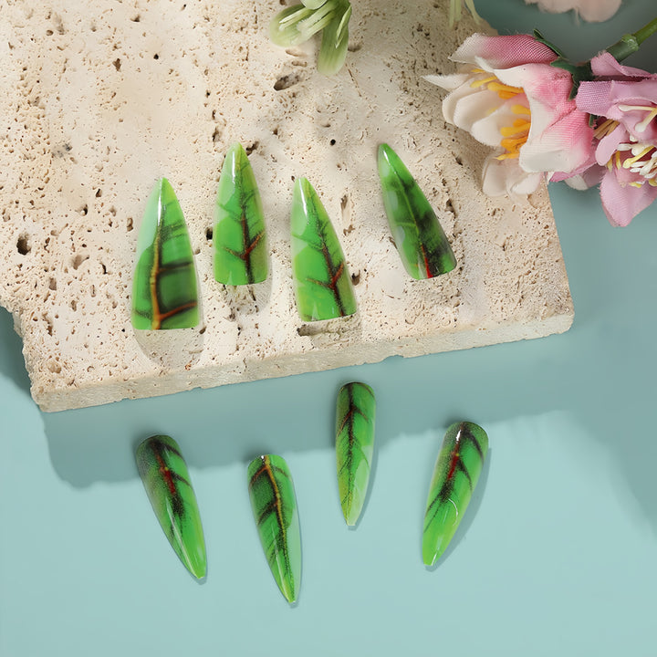 Kunstvolle Nail Art Karnz