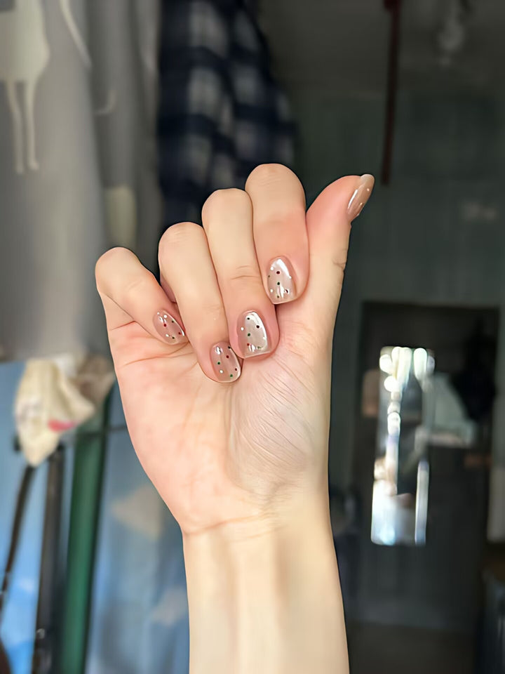 Trendige Kunstnägel mit Glitzer-Effekten Karnz
