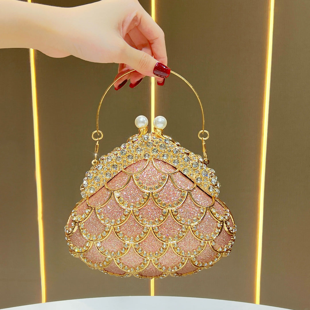 Dekorative mit Perlen akzentuierte Abend-Clutch
