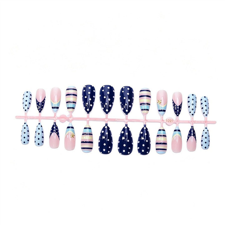 Kunstnagelset mit elegantem Streifen- und Punkte-Design Karnz