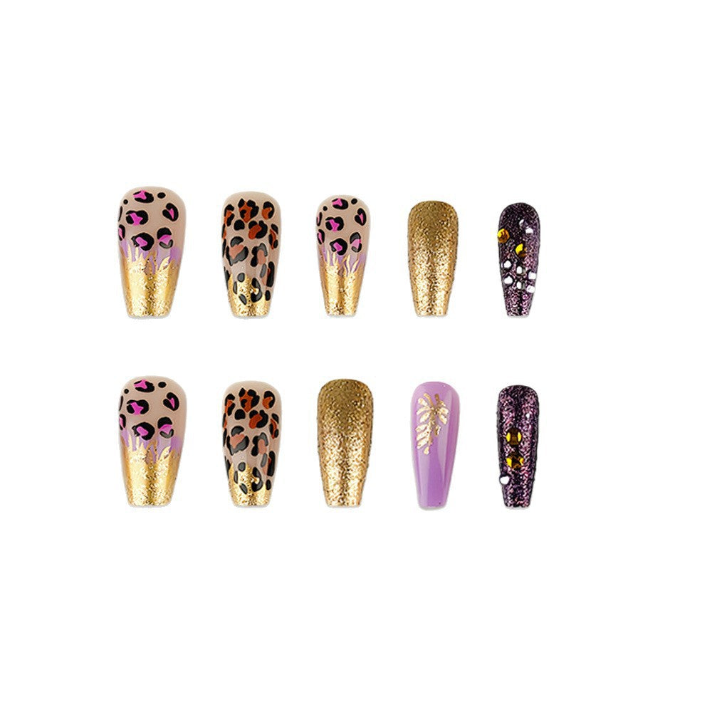 Glamouröse Nagelverschönerungen Karnz