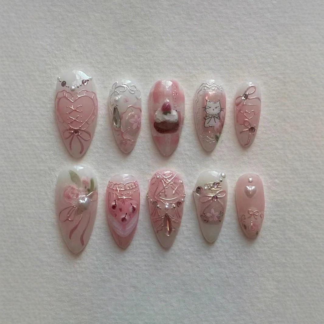Künstlerisches Herz-verziertes Press-On Nagelset Karnz