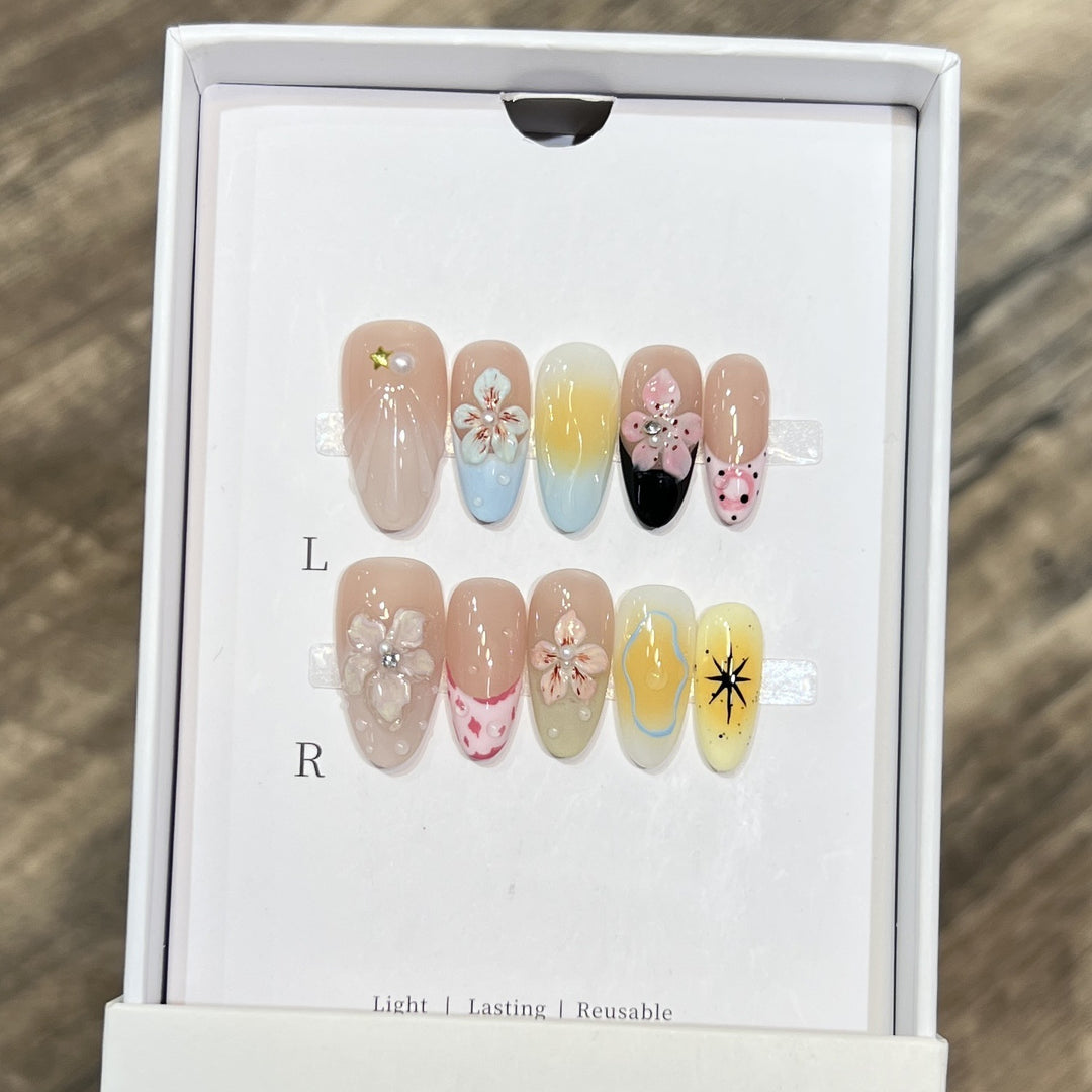 Künstlerisches Floral Press-On Nagelkunst Set Karnz