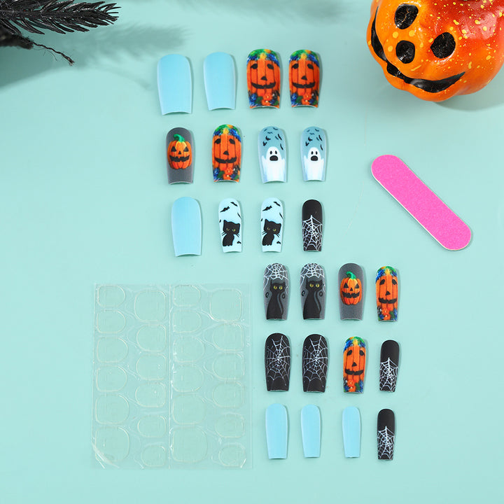 Kunstnägel im kreativen Halloween-Design Karnz