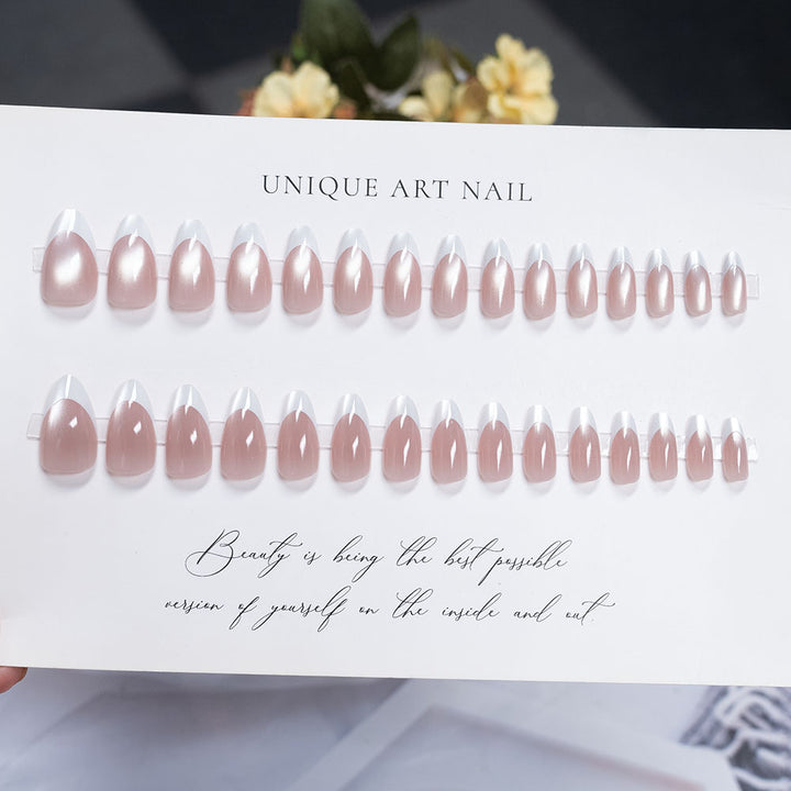 Vielseitiges Press-On-Nagelset mit einzigartigen Kunstdesigns