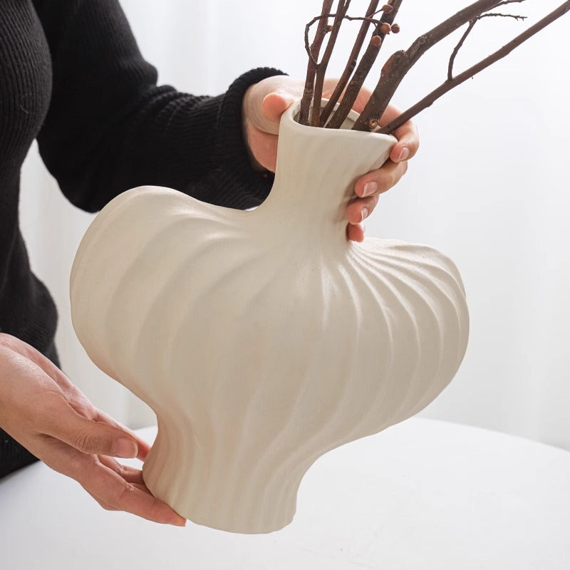 Stilvolle Keramikkunst Vase Karnz