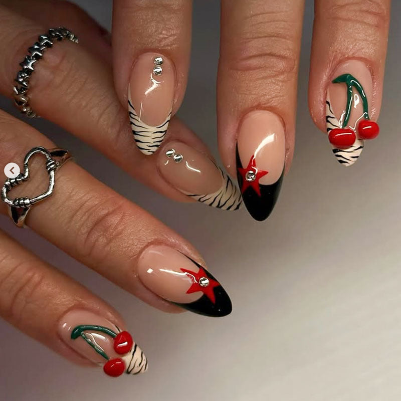 Künstlerisches Press-On Nagelkunstset mit Kirschdesign