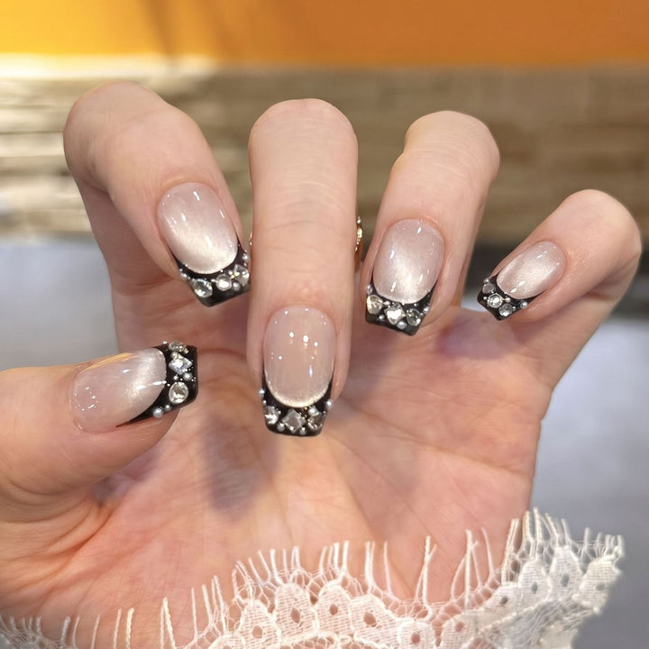 Dekorative Strass-Spitze Press-On Nägel Karnz