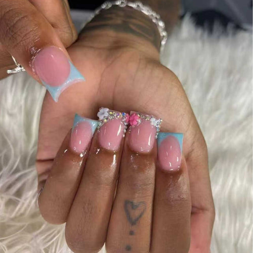 Dekorative Blumen Press-On Nagelkunst Verlängerungen Karnz