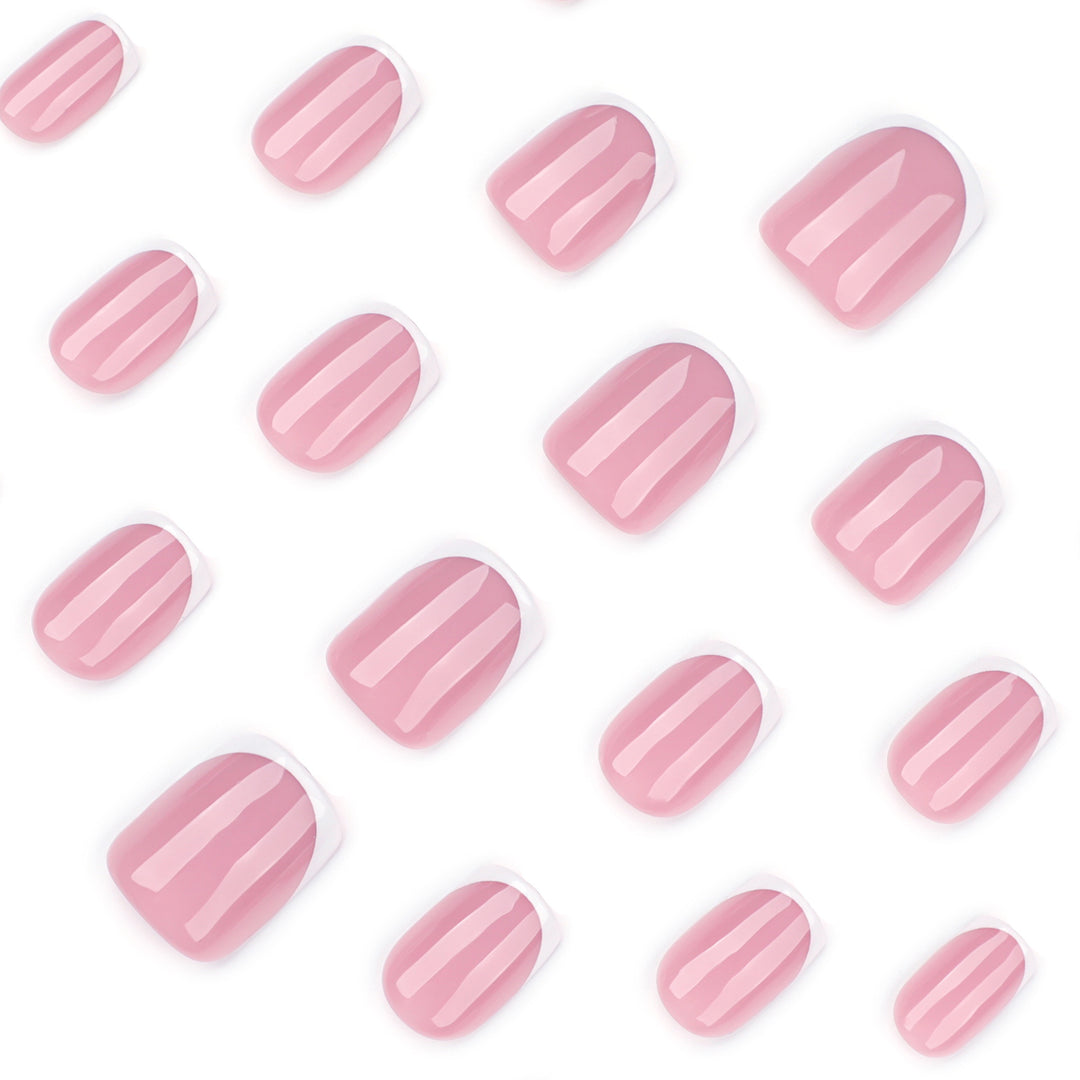 Klassische French-Tip Nagelkunst Karnz